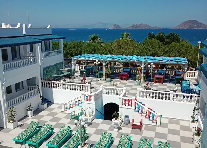 Bahama Art Hotell 3*